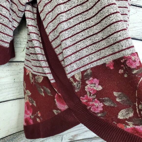 Maurices Women’s 1X Maroon Striped Floral Knit Top Oversized Sweater - Picture 3 of 8